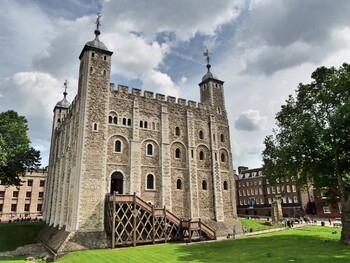 Тауэр сокращает свою знаменитую стражу