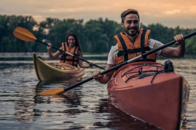 Разница между каяком и байдаркой: что выбрать для ваших приключений на воде?